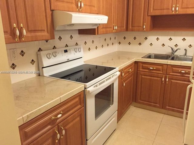 9301 SW 92nd Ave 210C, Miami, FL 33176