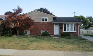 55 Meadle Street, Mount Clemens, MI 48043