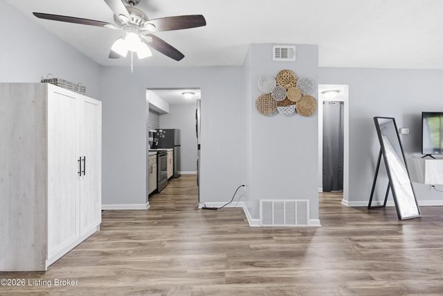 3503 Lodge Ln 306, Louisville, KY 40218