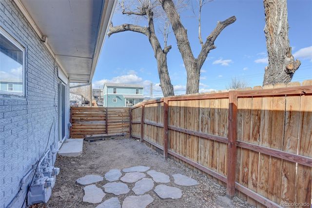 1044 Stuart Street, Denver, CO 80204