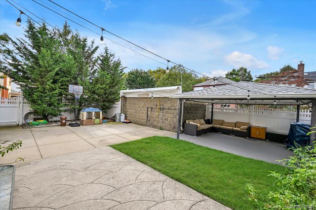 76-54 169 Street, Fresh Meadows, NY 11366