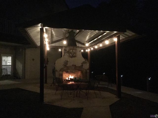 31719 River Pines Dr, Springfield, LA 70462