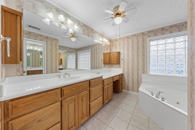 5220 Lake Charles Drive, Waco, TX 76710