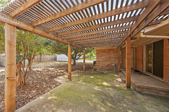 5220 Lake Charles Drive, Waco, TX 76710