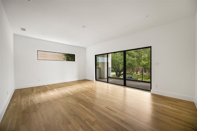 6906 Clayton Avenue, Dallas, TX 75214