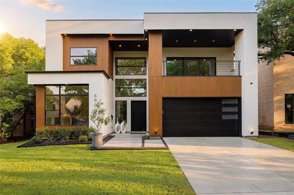 6906 Clayton Avenue, Dallas, TX 75214