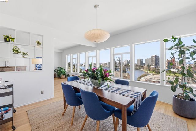 474 Merritt Ave 7, Oakland, CA 94610