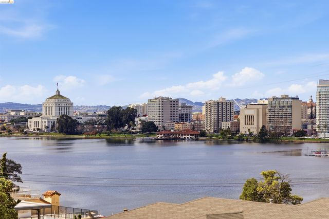 474 Merritt Ave 7, Oakland, CA 94610