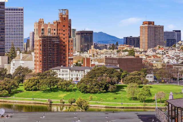 474 Merritt Ave 7, Oakland, CA 94610