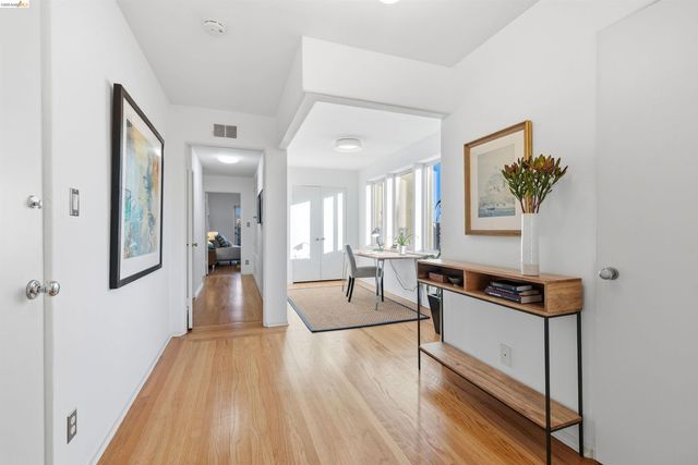 474 Merritt Ave 7, Oakland, CA 94610