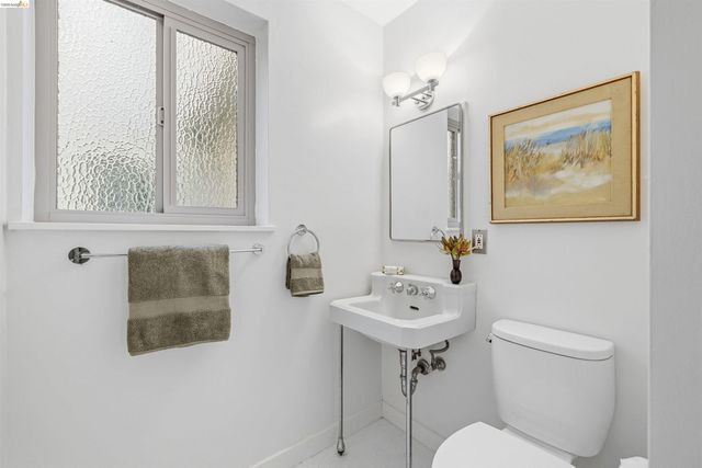 474 Merritt Ave 7, Oakland, CA 94610