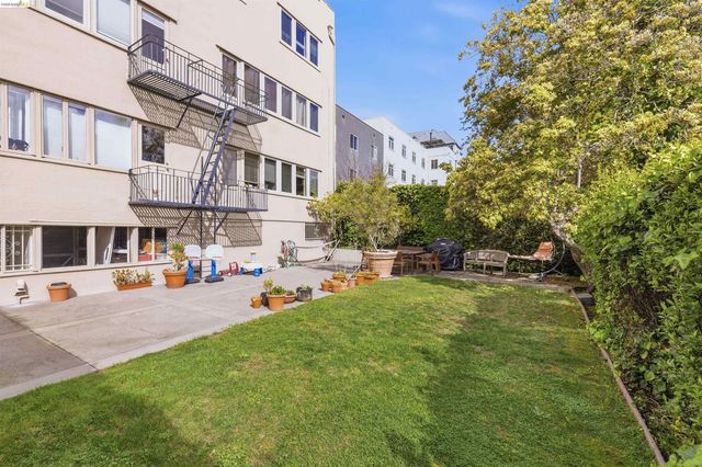 474 Merritt Ave 7, Oakland, CA 94610