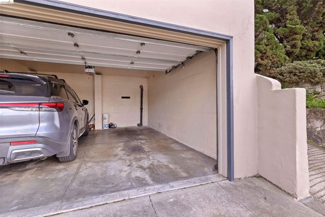 474 Merritt Ave 7, Oakland, CA 94610