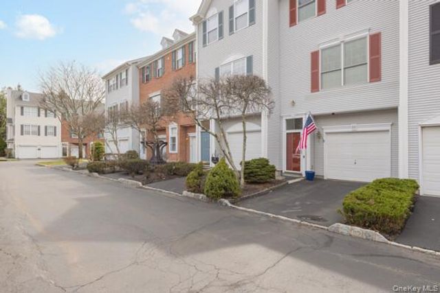 8 Cragmere Drive 8, Nanuet, NY 10954