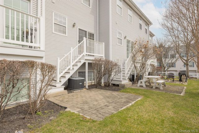8 Cragmere Drive 8, Nanuet, NY 10954