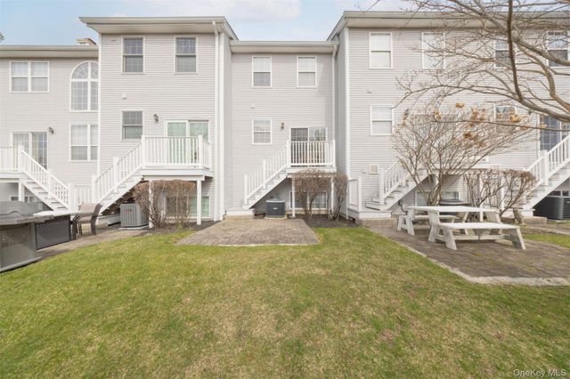 8 Cragmere Drive 8, Nanuet, NY 10954