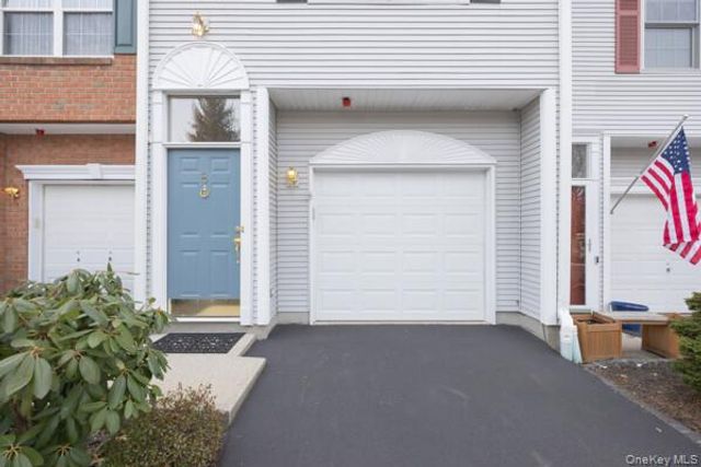 8 Cragmere Drive 8, Nanuet, NY 10954