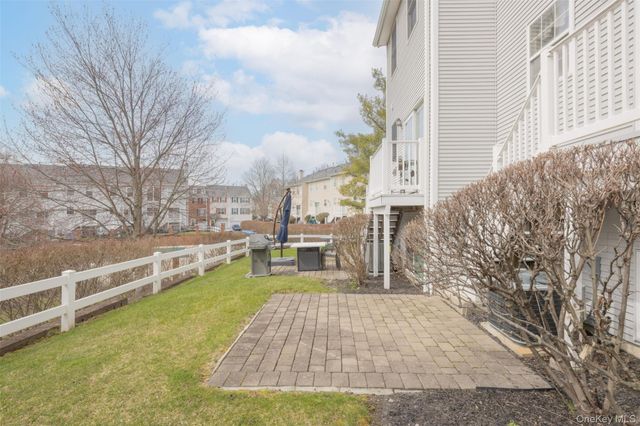 8 Cragmere Drive 8, Nanuet, NY 10954
