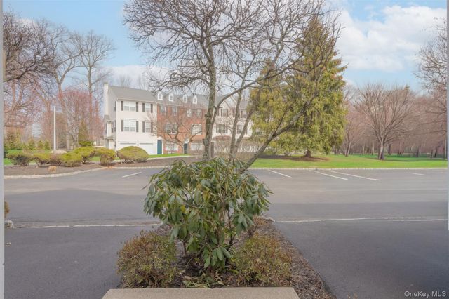 8 Cragmere Drive 8, Nanuet, NY 10954