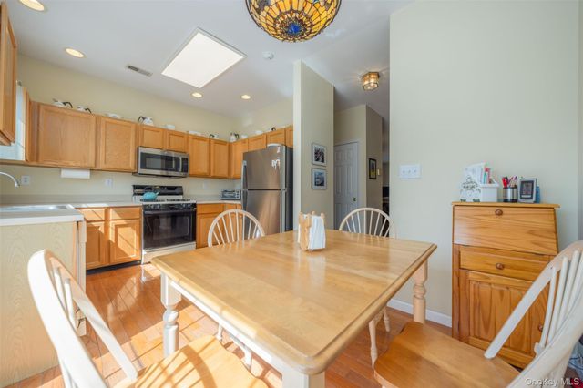 8 Cragmere Drive 8, Nanuet, NY 10954