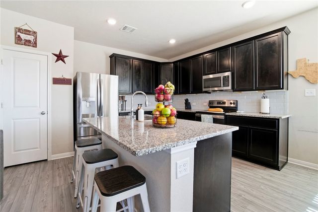 1318 Kingsgate Drive, Bryan, TX 77807