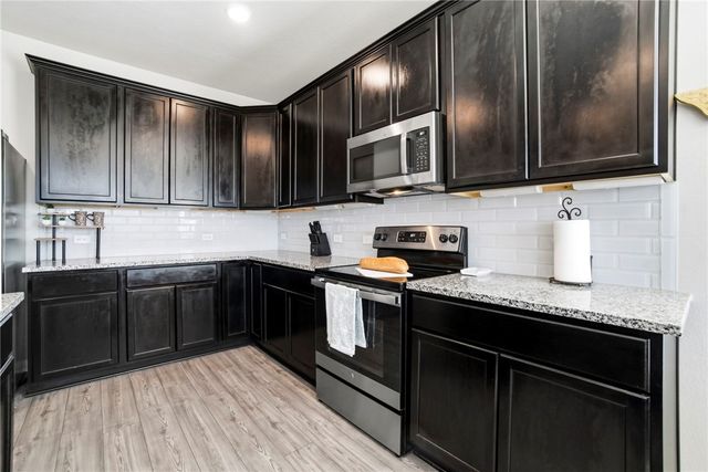 1318 Kingsgate Drive, Bryan, TX 77807