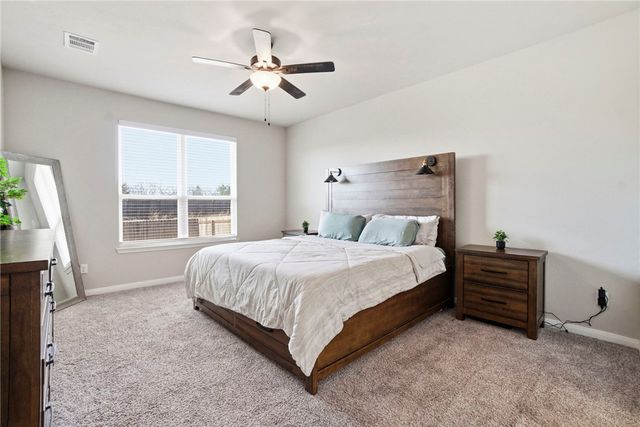 1318 Kingsgate Drive, Bryan, TX 77807