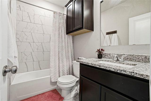 1318 Kingsgate Drive, Bryan, TX 77807