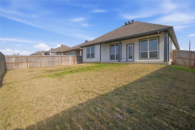 1318 Kingsgate Drive, Bryan, TX 77807