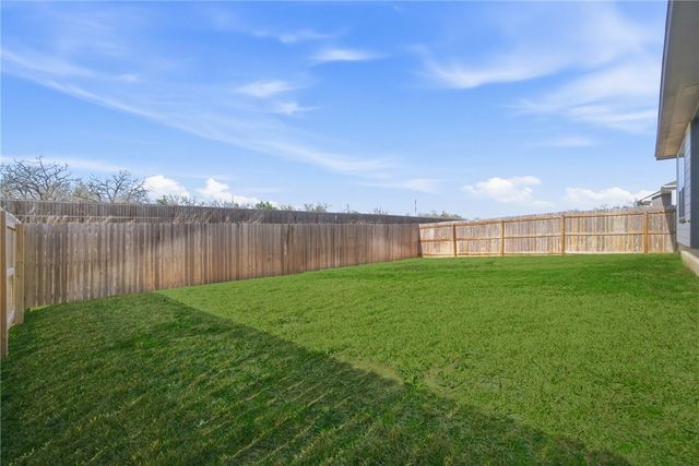 1318 Kingsgate Drive, Bryan, TX 77807