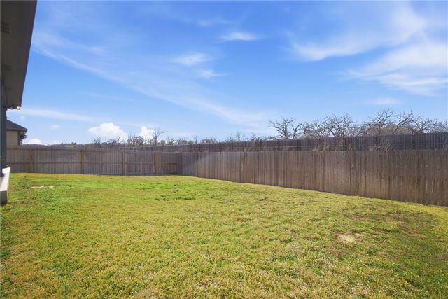 1318 Kingsgate Drive, Bryan, TX 77807