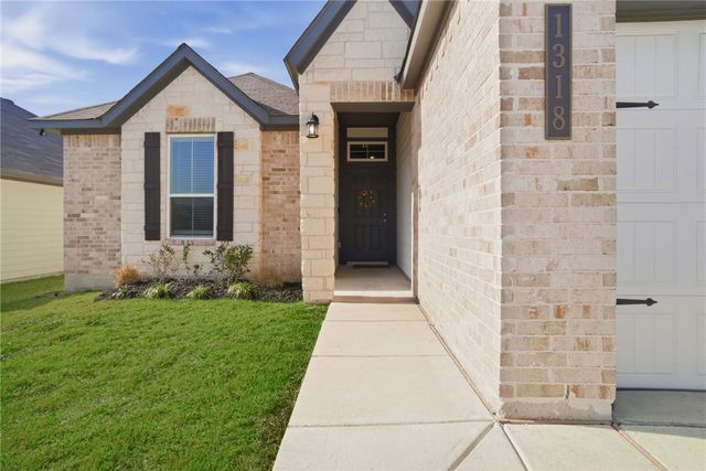 1318 Kingsgate Drive, Bryan, TX 77807