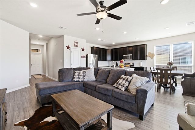 1318 Kingsgate Drive, Bryan, TX 77807