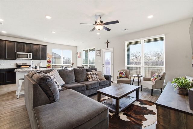 1318 Kingsgate Drive, Bryan, TX 77807