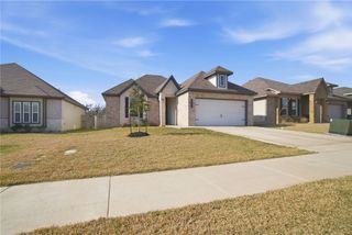 1318 Kingsgate Drive, Bryan, TX 77807