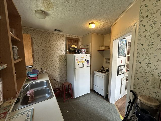 405 W Avenue E, Garland, TX 75040
