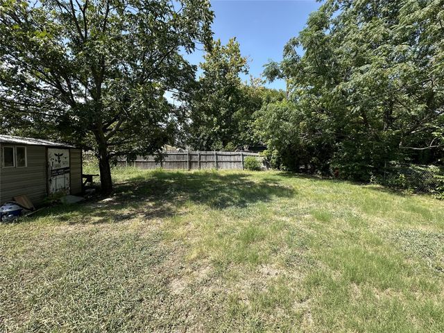 405 W Avenue E, Garland, TX 75040