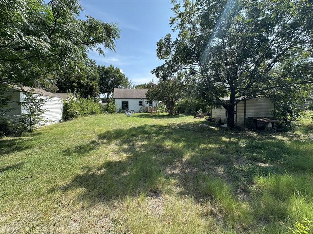 405 W Avenue E, Garland, TX 75040