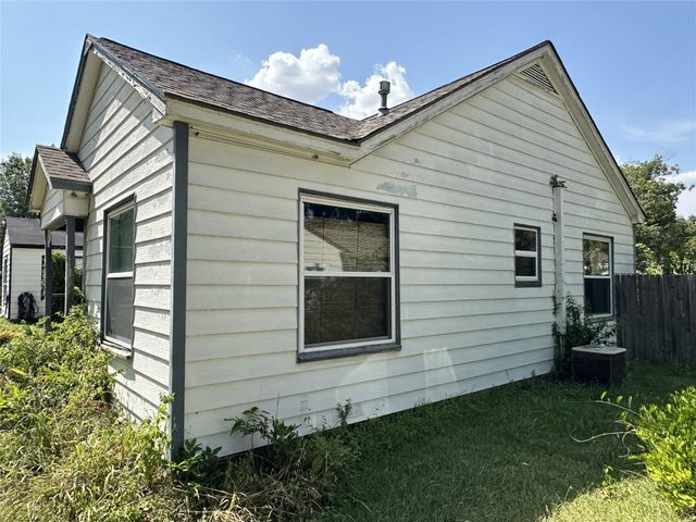 405 W Avenue E, Garland, TX 75040