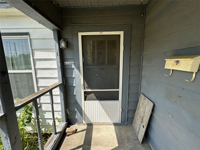 405 W Avenue E, Garland, TX 75040