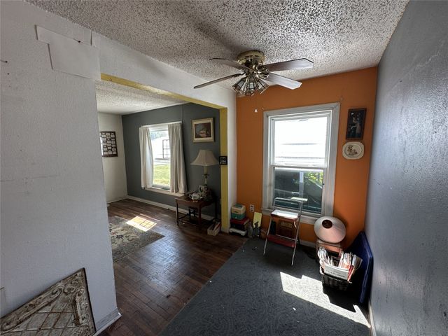 405 W Avenue E, Garland, TX 75040