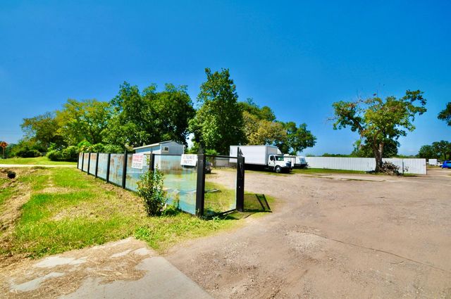 4703 Treaschwig Road, Spring, TX 77373
