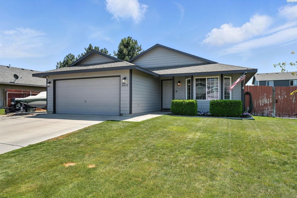 6412 Robinson Dr, Pasco, WA 99301