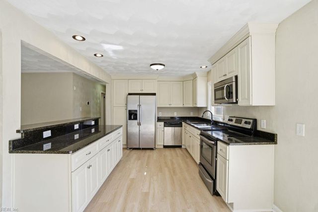 3929 Galleon DR, Chesapeake, VA 23321