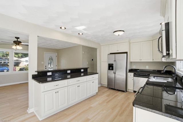 3929 Galleon DR, Chesapeake, VA 23321