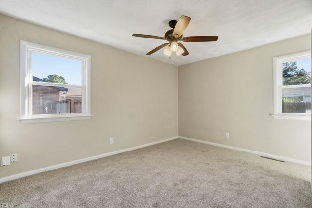 3929 Galleon DR, Chesapeake, VA 23321