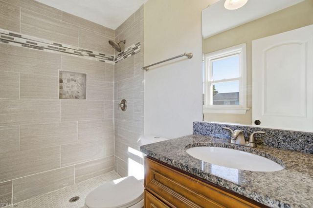 3929 Galleon DR, Chesapeake, VA 23321