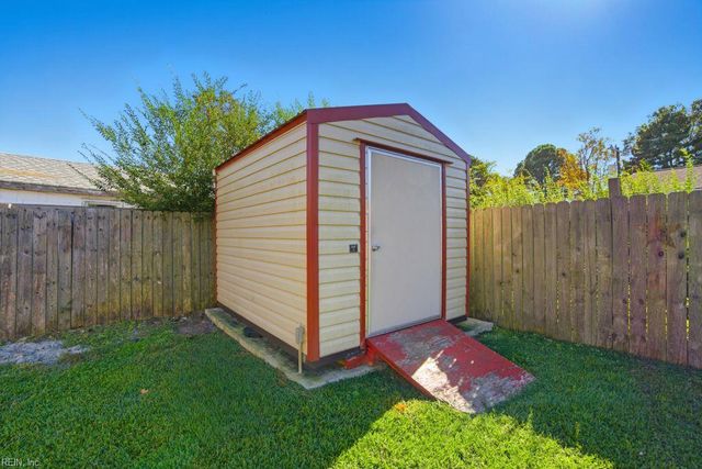 3929 Galleon DR, Chesapeake, VA 23321