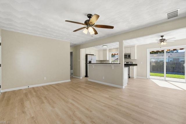 3929 Galleon DR, Chesapeake, VA 23321