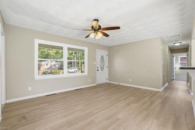 3929 Galleon DR, Chesapeake, VA 23321